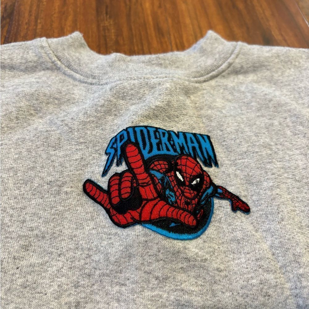MM Spiderman grey crewneck sweatshirt/thick long sleeve - Picture 2 of 4